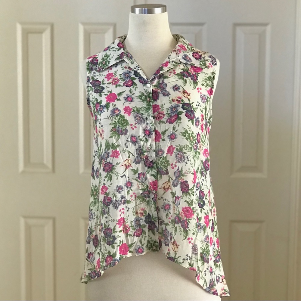 Semi Sheer Floral Sleeveless Button Down Shirt with opalescent buttons. Medium